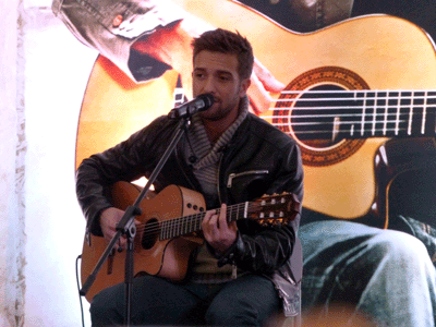 Alborán, en la firma de discos de la Maquinista, desató la euforia