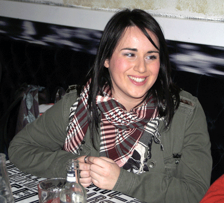 Lydia le encanta explicar musicalmente experiencias vividas y  también las de su entorno, implicándose emocionalmente