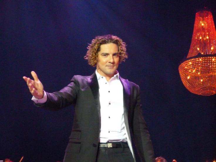David Bisbal ofreció en el Palau Sant Jordi, su olímpica gira acústica 'Una noche en el Teatro Royal'.