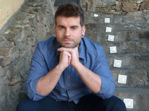 Mario Álvarez de promoción en Barcelona, ciudad donde ha grabado el dsico y el videoclip de Me equivoqué