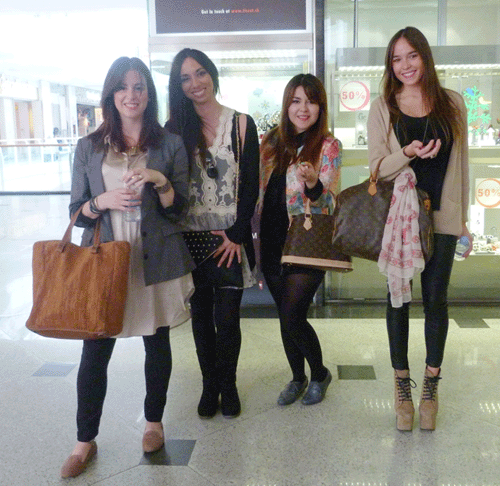 Mercedes Quintana bloguera de ‘MásQmoda’, la periodista Rosela Medina, la diseñadora Daniela Baquero y Cecilia Andión bloggera de moda, fueron un claro exponente de la aproximación de la moda al cliente.