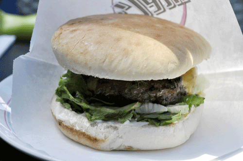 Las tradicionales y típicas hamburguesas, elaboradas con los mejores productos, es uno de los atractivos de la carta, llena de posibilidades.