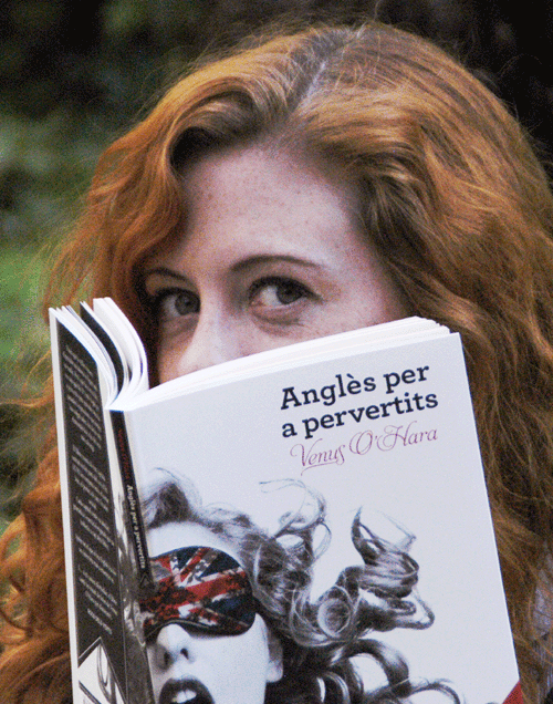 Además del apartado literario el libro contiene muchas imágenes sugerentes y provocativas de Venus.