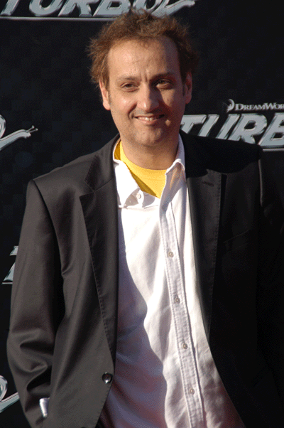 El director, actor y escritor Albert Espinosa, muy feliz con el reciente éxito de la segunda temporada de "Polseres Vermelles".