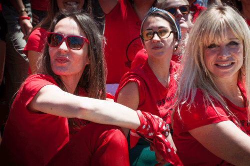 JULIE BRANGSTRUP - DELFINA DELETTREZ FENDI - JO WOOD de izquierda a derecha.