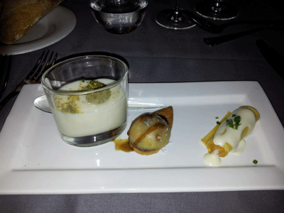 Crema de patata amb festucs i formatge blau.