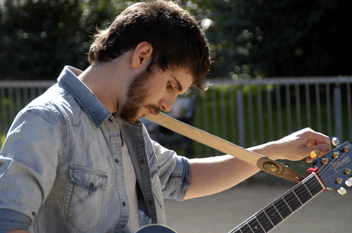 Dani vive y ama la música desde hace muchos años.