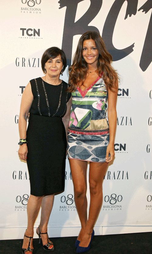 Charo Izquierdo, directora de "Grazia", con la modelo Malena Costa. Foto - Fotoformat.