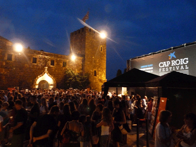 Esplendoroso aspecto presentaba del Castillo de Cap Roig momentos antes del concierto del asturiano que registró lleno.