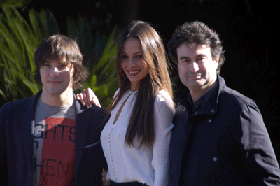 Los miembros del jurado Jordi Cruz y Pepe Rodriguez, con la presentadora del programa, Eva González.