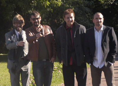  En la imagen, los galardonados Ondas al mejor Programa Ràdio - La Competència - Rac 1. y la mejor serie televisiva "Polseres Vermelles" -TV3