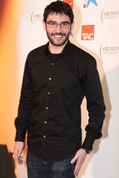 Juanra Bonet, muy sonriente en toda la noche, nos comentó la satisfacción por un programa que era de "la gente", y donde cada dia habían muchas sorpresas con los concursantes "por lo inesperado". Nos dijo que habían tenido más de 1000 concursantes, algunos de los cuales se los vuelve a encontrar, recordando aquel paso por el programa.