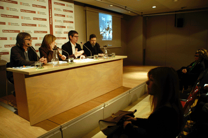 La presentació va reunir a persones relacionades rellevants del món de la moda i l'alta societat, a més de familiars de Manuel Pertegaz.