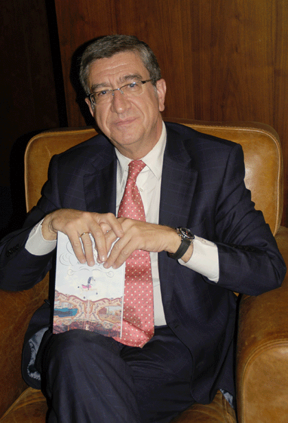 El autor comenta que "el oficio de vivir es todo un arte por cultivar... que merece mucho la pena practicarlo cada dia".