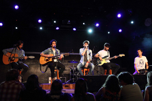 Nada que decir, tuvo mucho que decir con temas que les han hecho populares como el tema del anuncio de SEAT, de hace unos años.