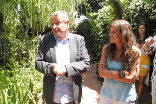 Louis Privat, en un momento de la atención a la prensa, que tuvo el pasado sábado y donde recorrió por las principales dependéncias de "Les Grands Buffets"