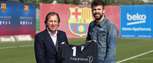 Gabriel Masfurroll i Gerard Piqué, aquest matí a la Ciutat Esportiva. Foto - Premsa F. C. Barcelona.