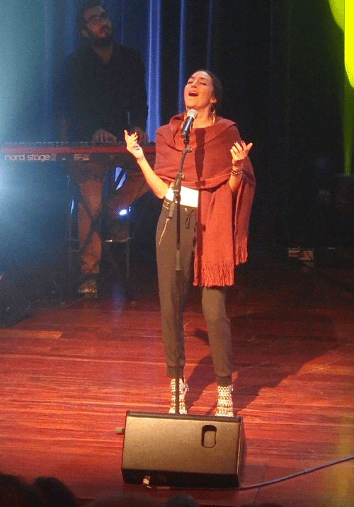 Izah, denominada como "la princesa del soul" en Catalunya.