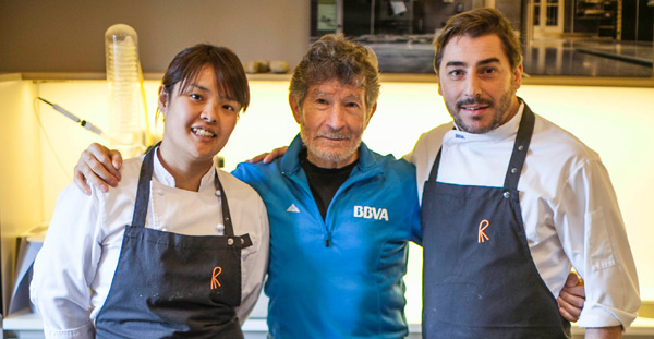 El_alpinista_Carlos_Soria_y_el_chef_Jordi_Roca_preparan_la_Expedicion_BBVA_2_LQ copia