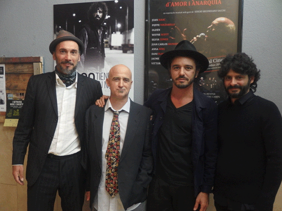 Angelo Orlando con los actores Mila Von Chobiak, Michelle Venitucci y David González 