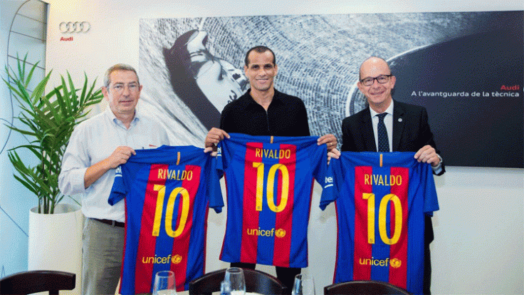   Rivaldo, amb el vicepresident primer, Jordi Cardoner, i el directiu Pau Vilanova, durant la trobada