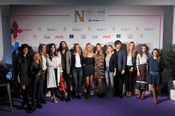 En la imágen, de izquierda a derecha: Marta Holacuore, Andrea Belver, María Pombo, Mayka Jiménez, Aitor Muñoz (de Ailanto), Marta Michel, Verónica Blume, Martina Klein, Norma Ruiz, Iñaki Muñoz (de Ailanto), Sara Rivera, Samantha Jiménez, y Estefanía Con Dos Tacones.