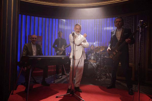 Cameo musical en ‘Amar es para siempre’ de La Unión, uno de los grupos participantes en el disco