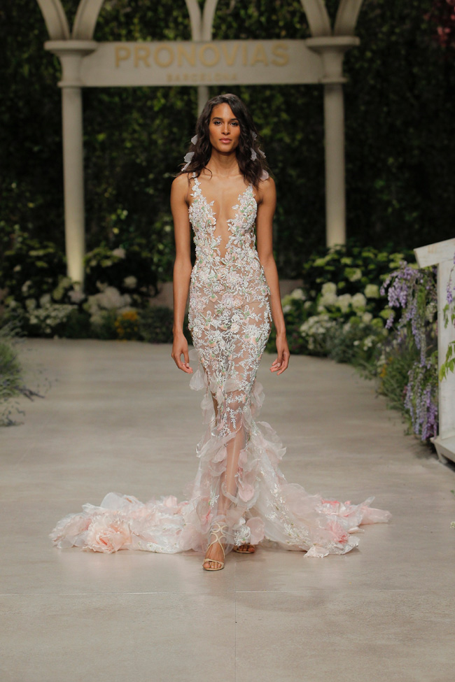 PRONOVIAS FASHION SHOW_Cindy Bruna