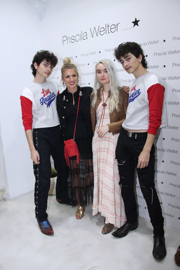 Priscila con Cintia Lund y los Hermanos Peiteado (Copiar)