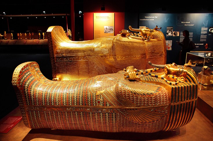 king-tut-golden-mummy-cases-03.jpg